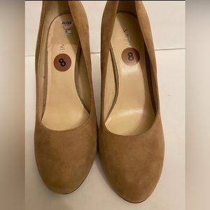 Nine West Tan Suede Heels size 8